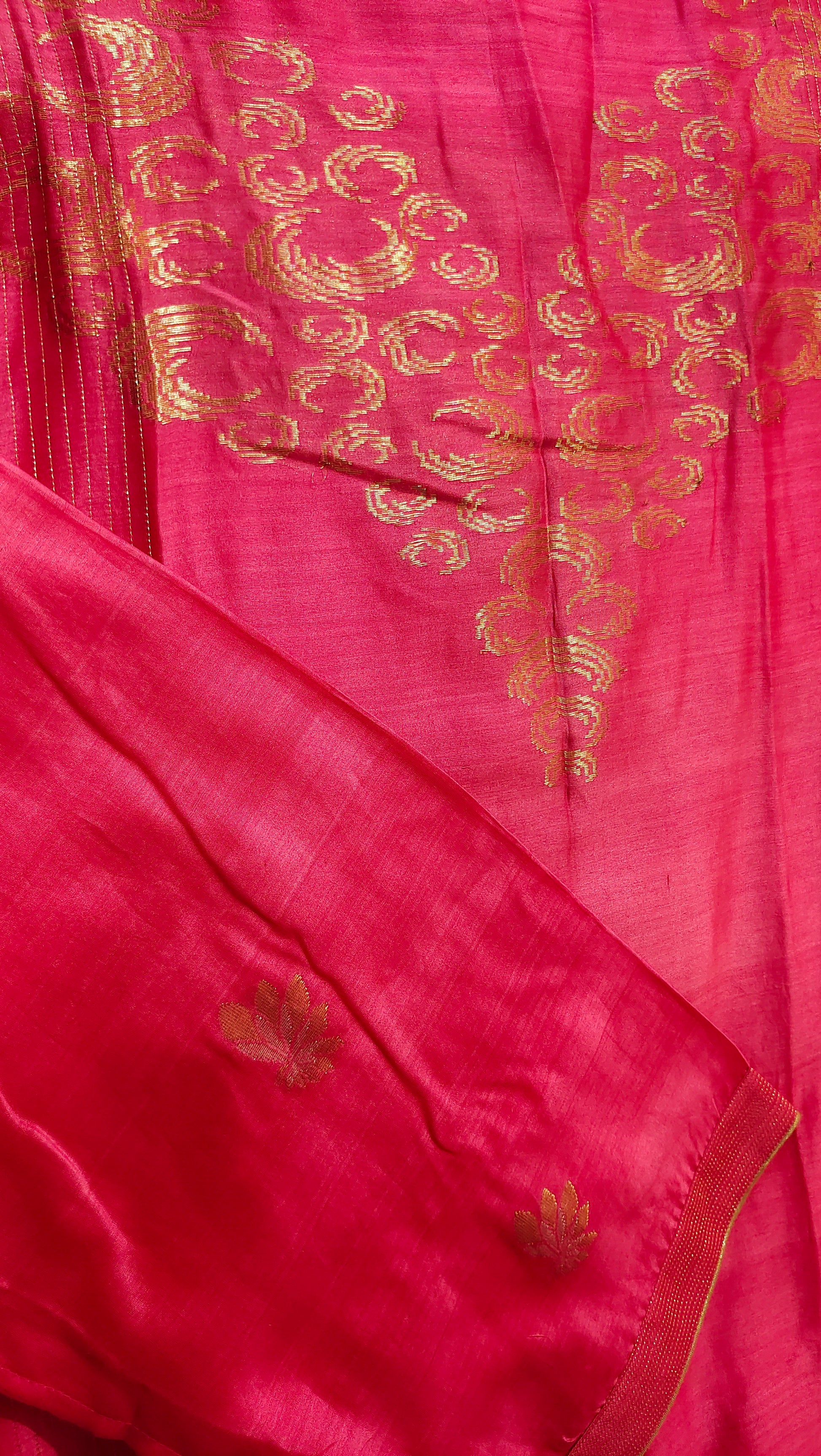Pink kurta with gold embroidery